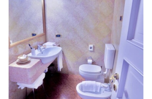 Santa Maria del Monte Hotel | Hotel Colonne