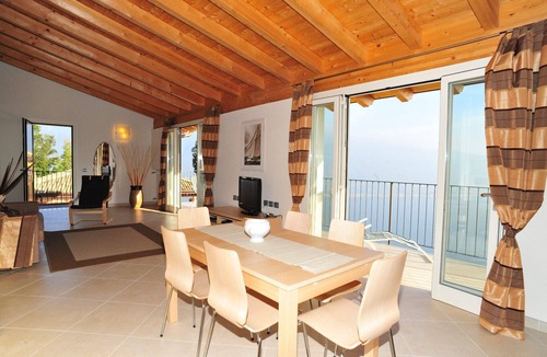 Gardola Apartment | I Velieri by Theater Home, with marvellous lake view
