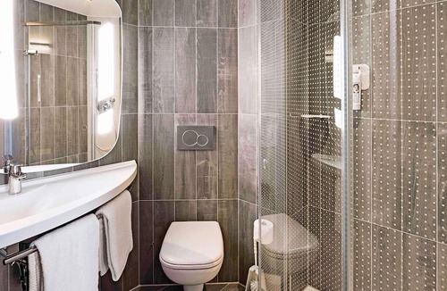 Neuenhof Hotel | ibis Baden Neuenhof
