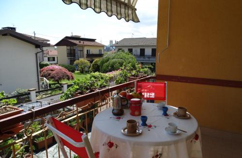 Verbania Apartment | Il NIDO del MERLO-spazioso appartamento con giardino, parcheggio e Bikepark gratis