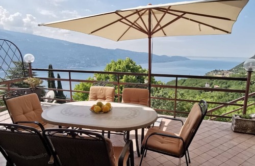 Aer Apartment | Il Patio by Theater Home, with big terrace and marvellous lake view
