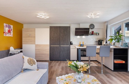 Hofsgrund Apartment | 'Im Grünen' Apartment with Mountain View, Private Garden, and Wi-Fi