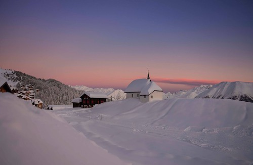 Bettmeralp Apartment | In the summer of 2026, a ground-floor 3- and-a-half-room apartment in Chalet Abe