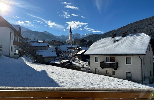 Casola Apartment | Kerschbama Farm Apartment Tondl with Mountain View, Shared Garden and Wi-Fi