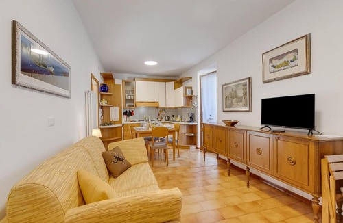 Torbole sul Garda Apartment | Kirribilli House - Central Nago Torbole with Mountain View - Happy Rentals