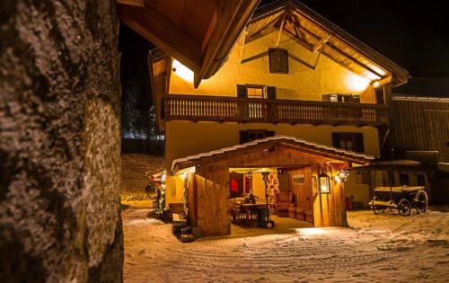 La Tine Bed & Breakfast | L'Atelier D' en Bas