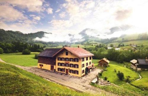 La Tine Bed & Breakfast | L'Atelier D' en Bas