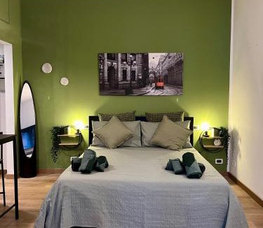 Calvairate Apartment | La bella Milano Charme apartment 3 km away from Duomo/Netflix & Wi-fi included