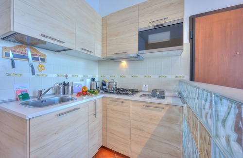 Arona Apartment | La Dolce Vita Pied dans L' Eau: Balcony and A/C, Arona, Italy