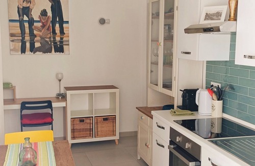 Vittoria Apartment | La Petite - Cozy Indipendent House, Free Parking Street