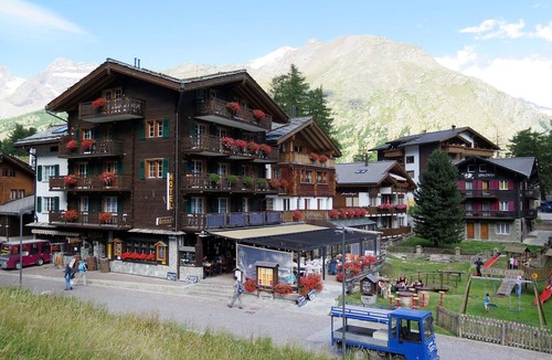 Saas-Fee Apartment | La Sapinière Appartement/Fewo 8-Bettwohnung by Interhome