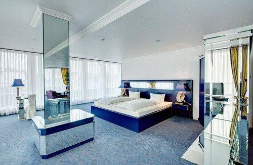 Sued Hotel | La Strada Hotel