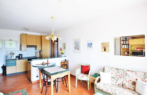 Luino Apartment | Lakefront Villa in Luino