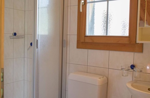 Klosters Platz Apartment | Landstrasse 153 Appartement/Fewo, Dusche oder Bad, WC Studio by Interhome