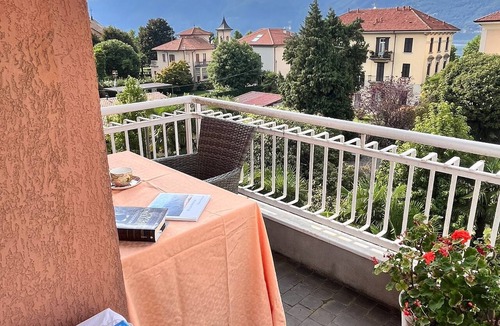 Luino Apartment | Large downtown Luino apartment with lake views