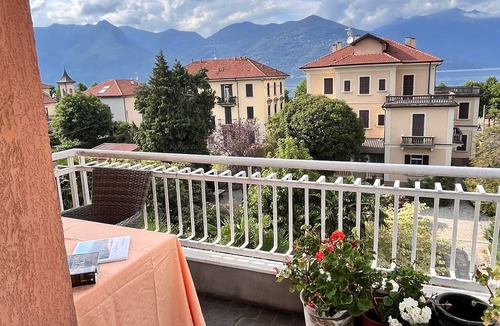 Luino Apartment | Large downtown Luino apartment with lake views