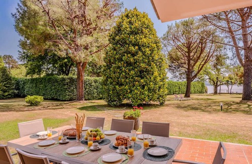Lesa Villa | Large lakeside villa
