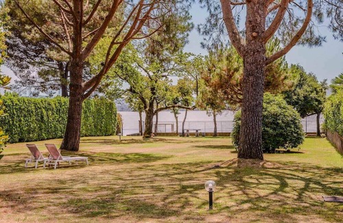 Lesa Villa | Large lakeside villa