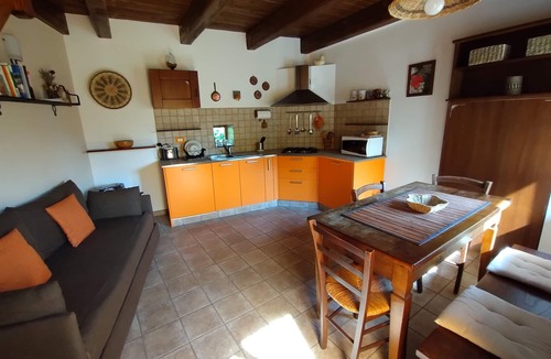 Comero Cottage | Le 2 formiche (Lauri): rustic cottage with terrace and garden