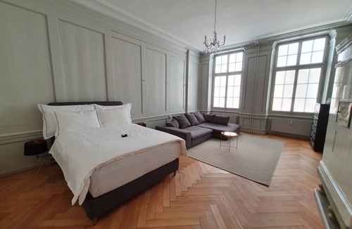 Grunes Quartier Apartment | Le Bijou BK9 Presidential Suite