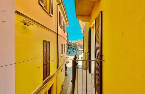 Sesto Calende Apartment | Leonardo Academy at 2': spacious three-bedroom apartment in downtown