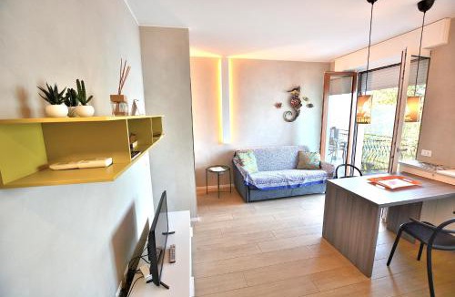 Torri del Benaco Apartment | Leonardo Walsh Apartment With Lake View