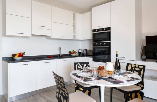 Plassi Apartment | Lights on the Lake Zweizimmerwohnung mit Terrass by Interhome