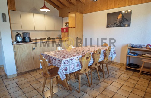St. Luc Apartment | Located at the entrance to the village, right next to the shuttle bus stop and the supermarket, this