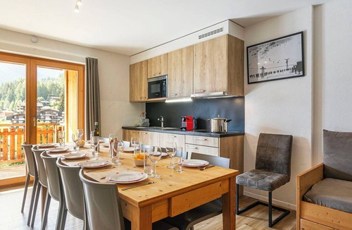 Riddes Apartment | Lovely apartment for 10 people with WIFI, TV, terrace, pets allowed and panoramic view