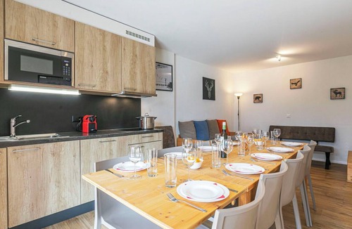 Riddes Apartment | Lovely apartment for 10 people with WIFI, TV, terrace, pets allowed and panoramic view