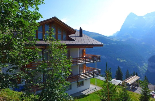 Murren Apartment | Lovely apartment for 10 people with WIFI, TV and balcony