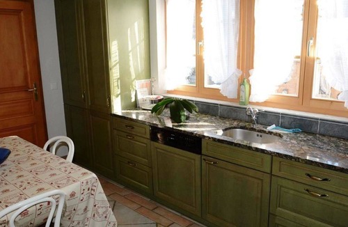 Gstaad Apartment | Lovely apartment for 4 guests with WIFI, TV and pets allowed