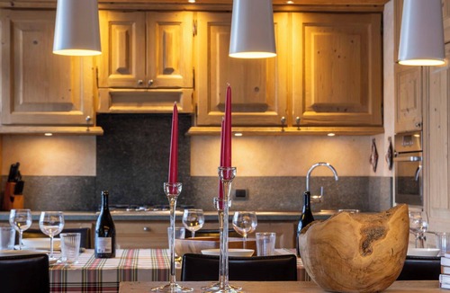 Bormio Apartment | Lovely apartment for 5 guests with WIFI, hot tub, TV, balcony and pets allowed