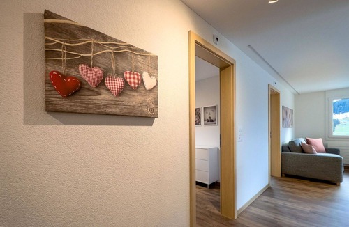 Adelboden Apartment | Lovely apartment for 6 guests with WIFI, TV and balcony
