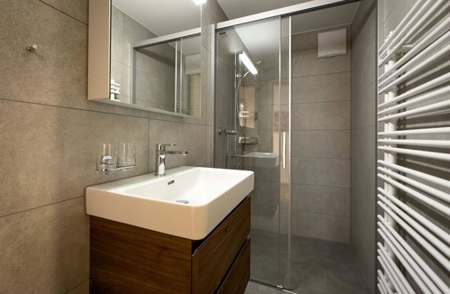 Adelboden Apartment | Lovely apartment for 6 guests with WIFI, TV and balcony