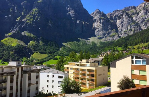 Leukerbad Apartment | Lovely apartment for 4 guests with hot tub, WIFI, TV and balcony