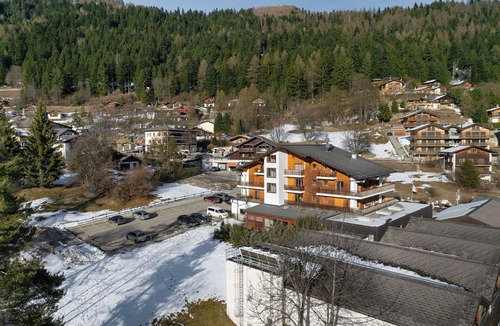 Ovronnaz Apartment | Lovely apartment for 2 people with WIFI, TV and balcony