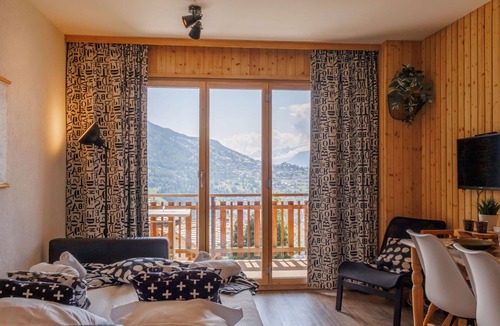 Veysonnaz Apartment | Lovely apartment for 3 guests with WIFI, TV and balcony