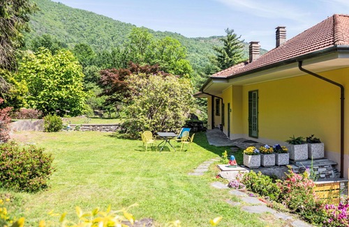 Mergozzo Apartment | Lovely apartment for 6 guests with WIFI, TV and terrace