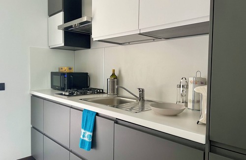 Arona Apartment | LUCIANA HOUSE 2 - APARTMENT TWO STEPS FROM CITY CENTER AND LAKE MAJOR