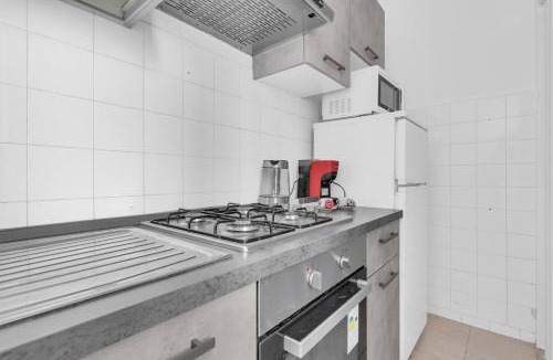 Chinatown Apartment | Luminous Designer Home near Paolo Sarpi - Messina