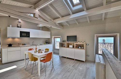Aer Apartment | Luna by Theater Home, in the historic center