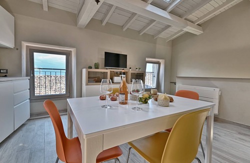 Aer Apartment | Luna by Theater Home, in the historic center