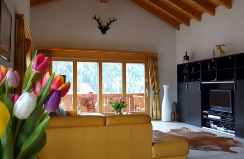 Lax Apartment | LuxLax 2. OG Süd Appartement/Fewo, Dusche oder Bad, WC by Interhome