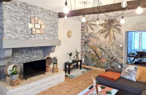 Deville House | Maison chaleureuse à Deville avec terrasse et parking gratuit