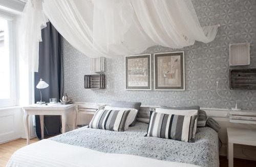 Le Locle Bed & Breakfast | Maison DuBois