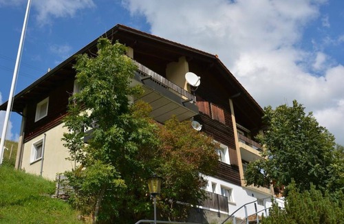 Saanenmoeser Apartment | Media Appartement/Fewo, Dusche oder Bad, WC 6-Bettwohnung by Interhome