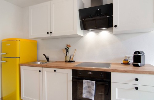 Unteruhldingen Apartment | Meili’s Haus Apartment with Private Entrance, Terrace, and Garden