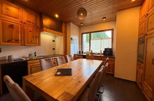 Arosa Apartment | Miraflor Betty by Arosa Holiday Appartement/Fewo, Dusche und Bad, WC, 8-Bettwohn by Interhome