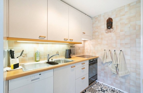 Spiez Apartment | Mocca Apartment near the lake and mountains